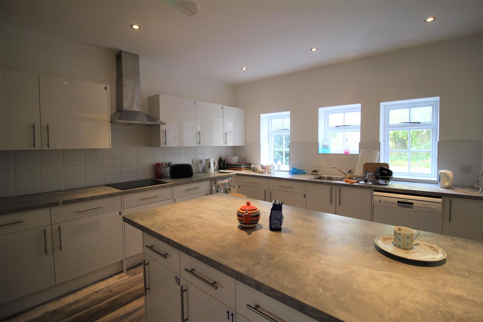 Room Tollgate Road in Salisbury