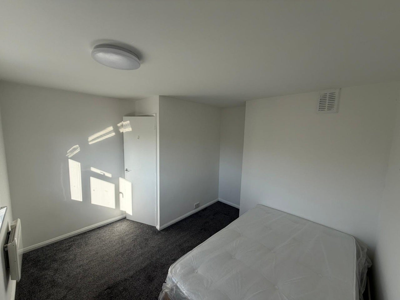 Flat Maddocks Close in Greater London