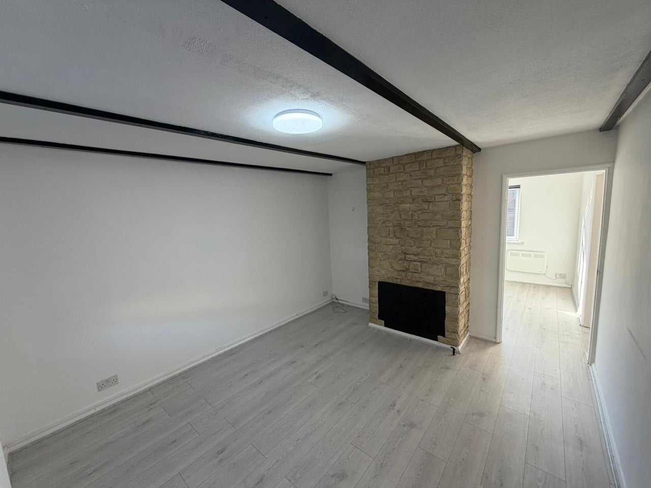 Flat Maddocks Close in Greater London