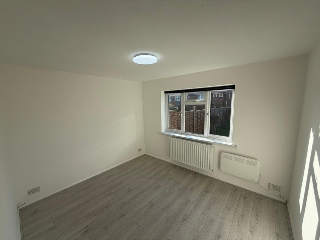 Flat Maddocks Close in Greater London
