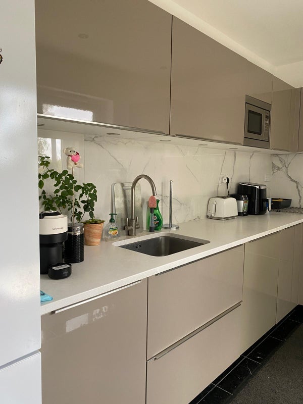 Room Grangecliffe Gardens in Greater London