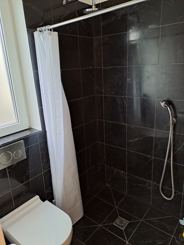Room Grangecliffe Gardens in Greater London
