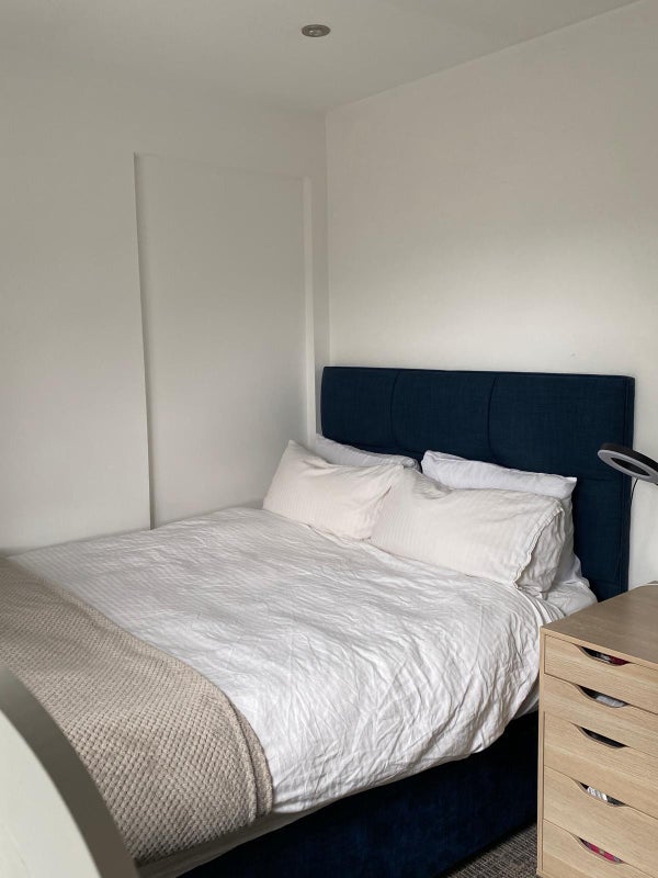Room Grangecliffe Gardens in Greater London