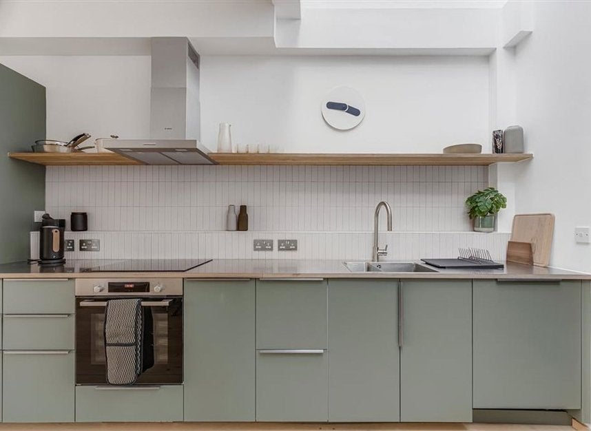 Flat Hackney Road in Greater London
