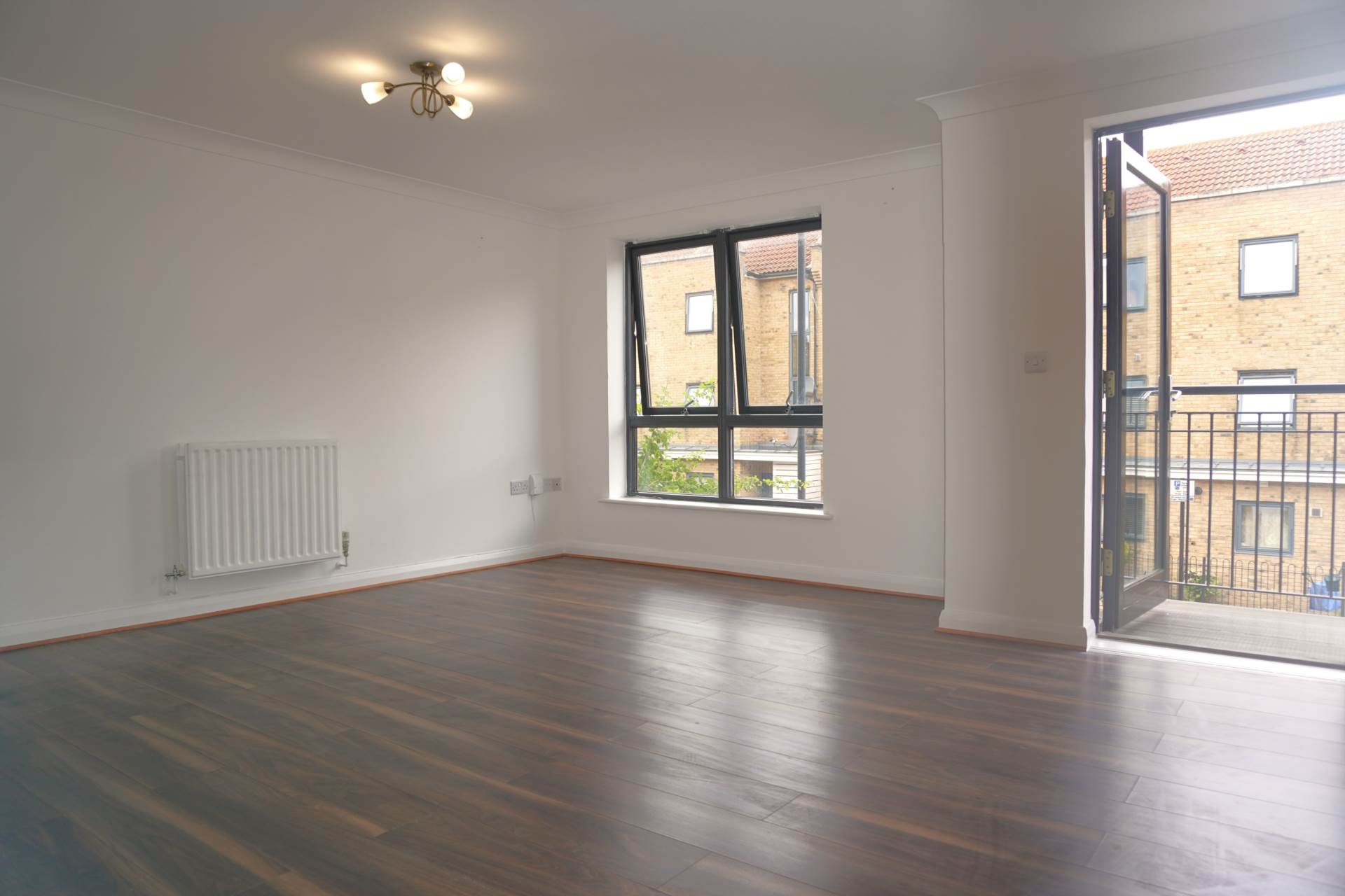 Flat Hirst Crescent in Greater London