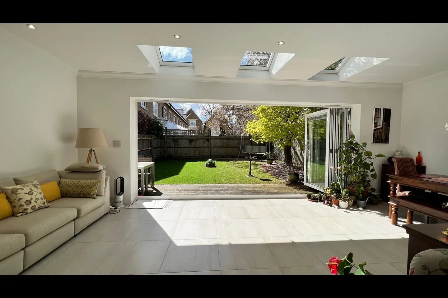 House Rawlings Close in Greater London