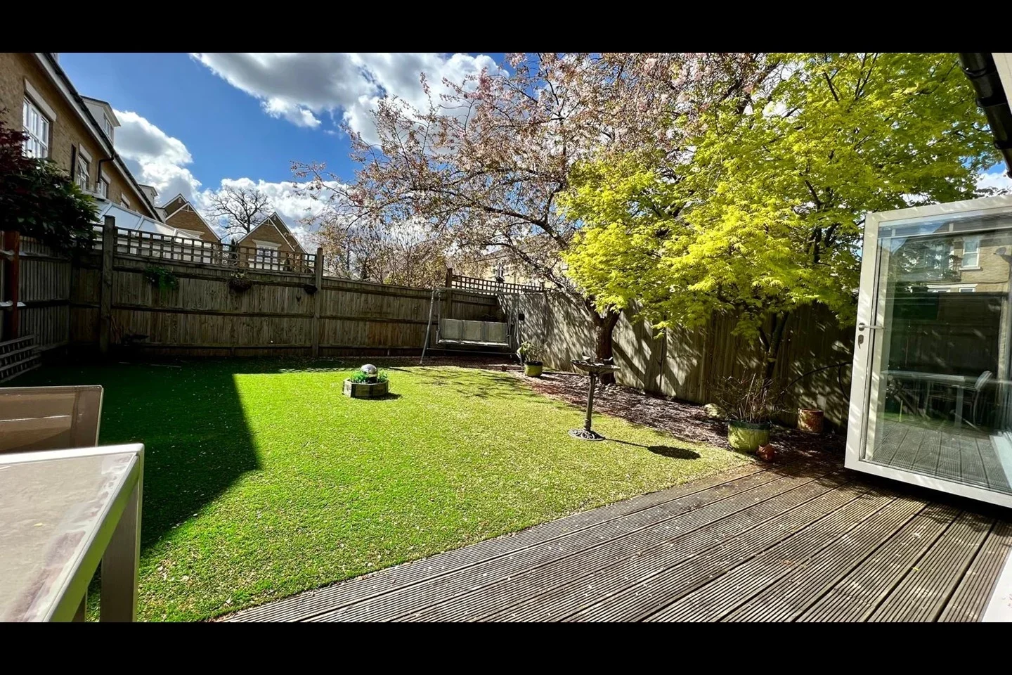 House Rawlings Close in Greater London
