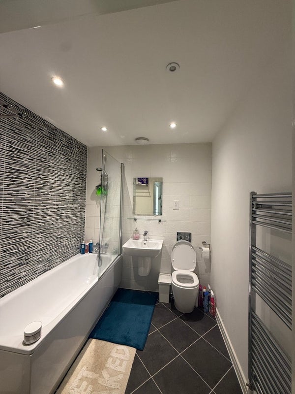 Room Roseberry Terrace in Glasgow