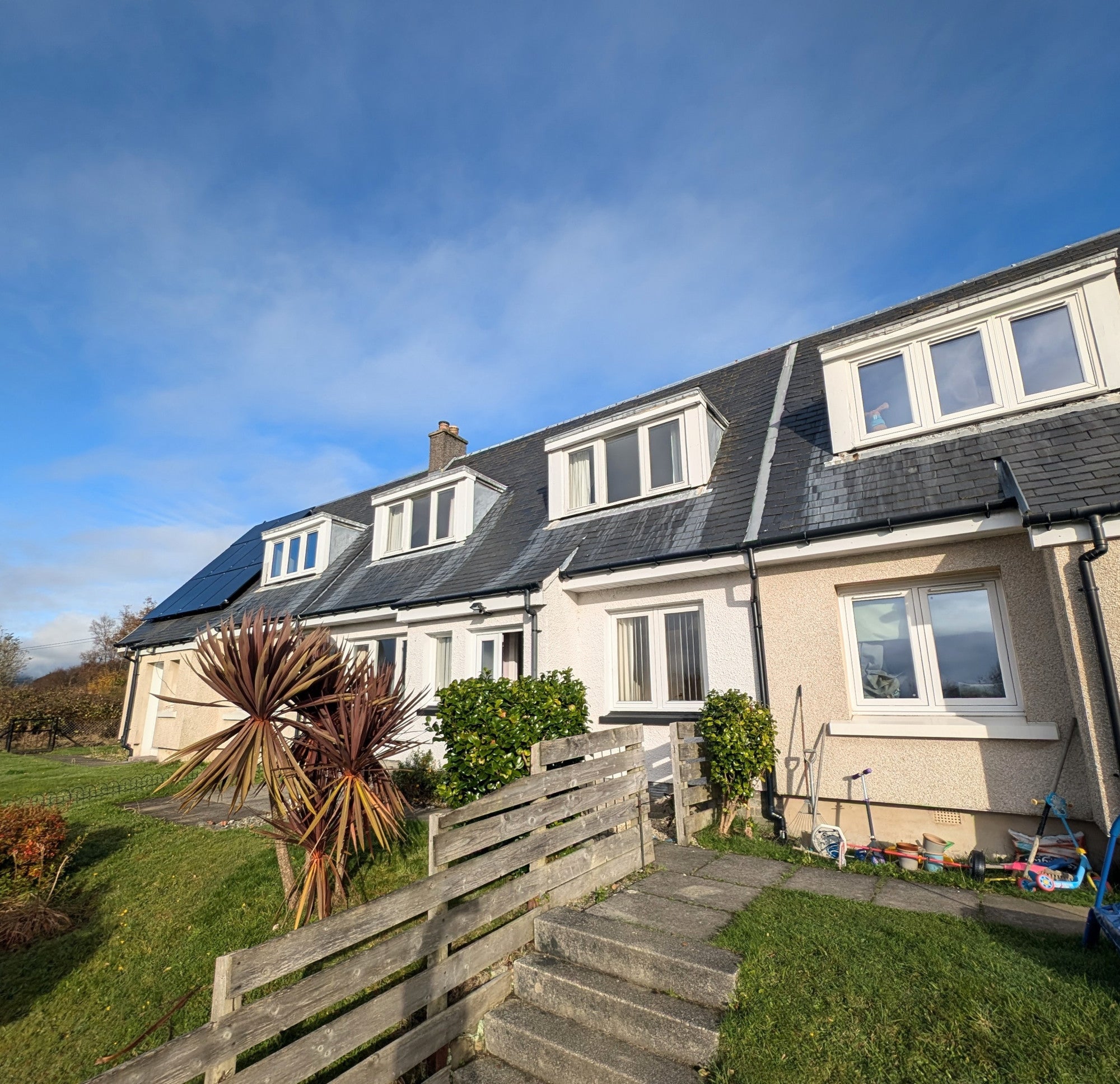 House Dunselma Court in Strone