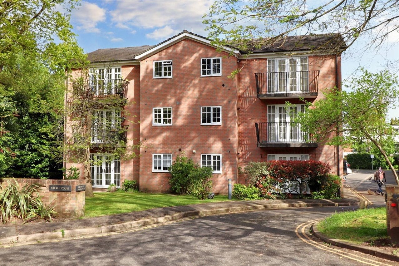 Flat Elgin Road in Elmbridge