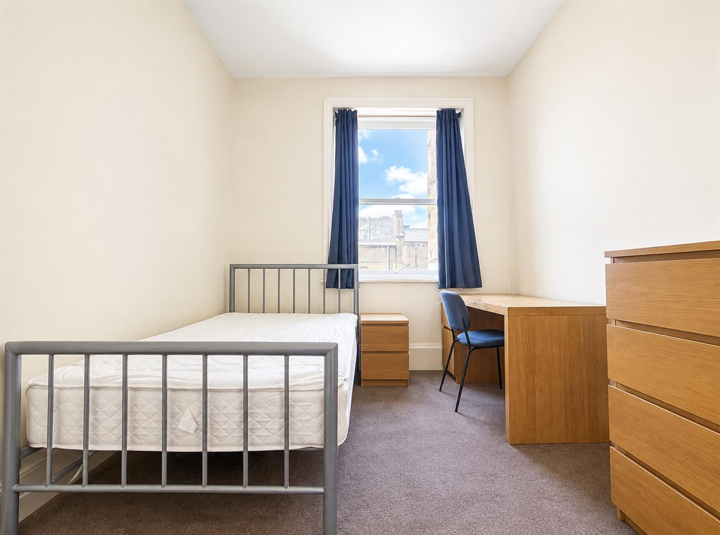 Room Bedford Square in Brighton