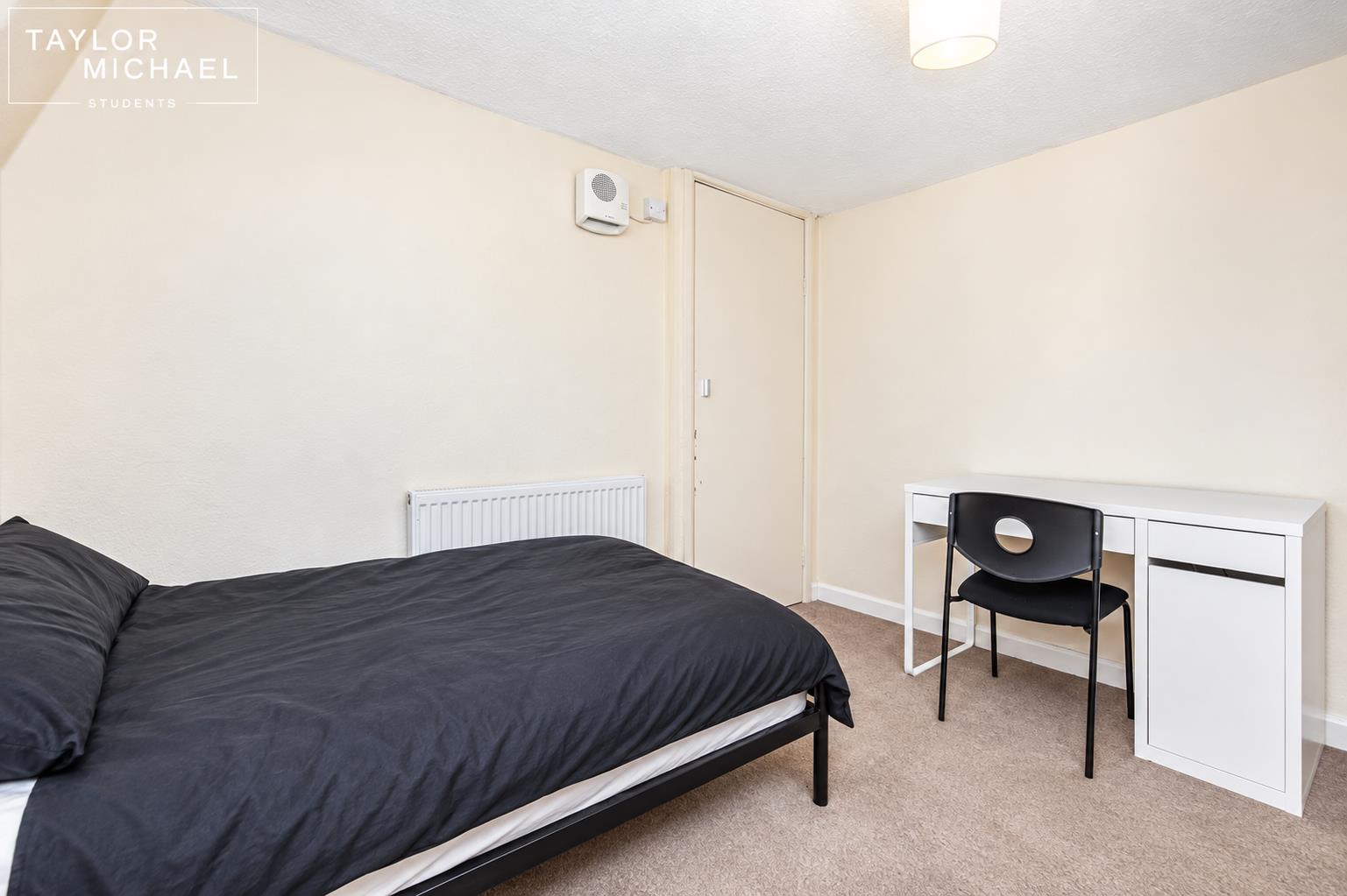 Room Bedford Square in Brighton