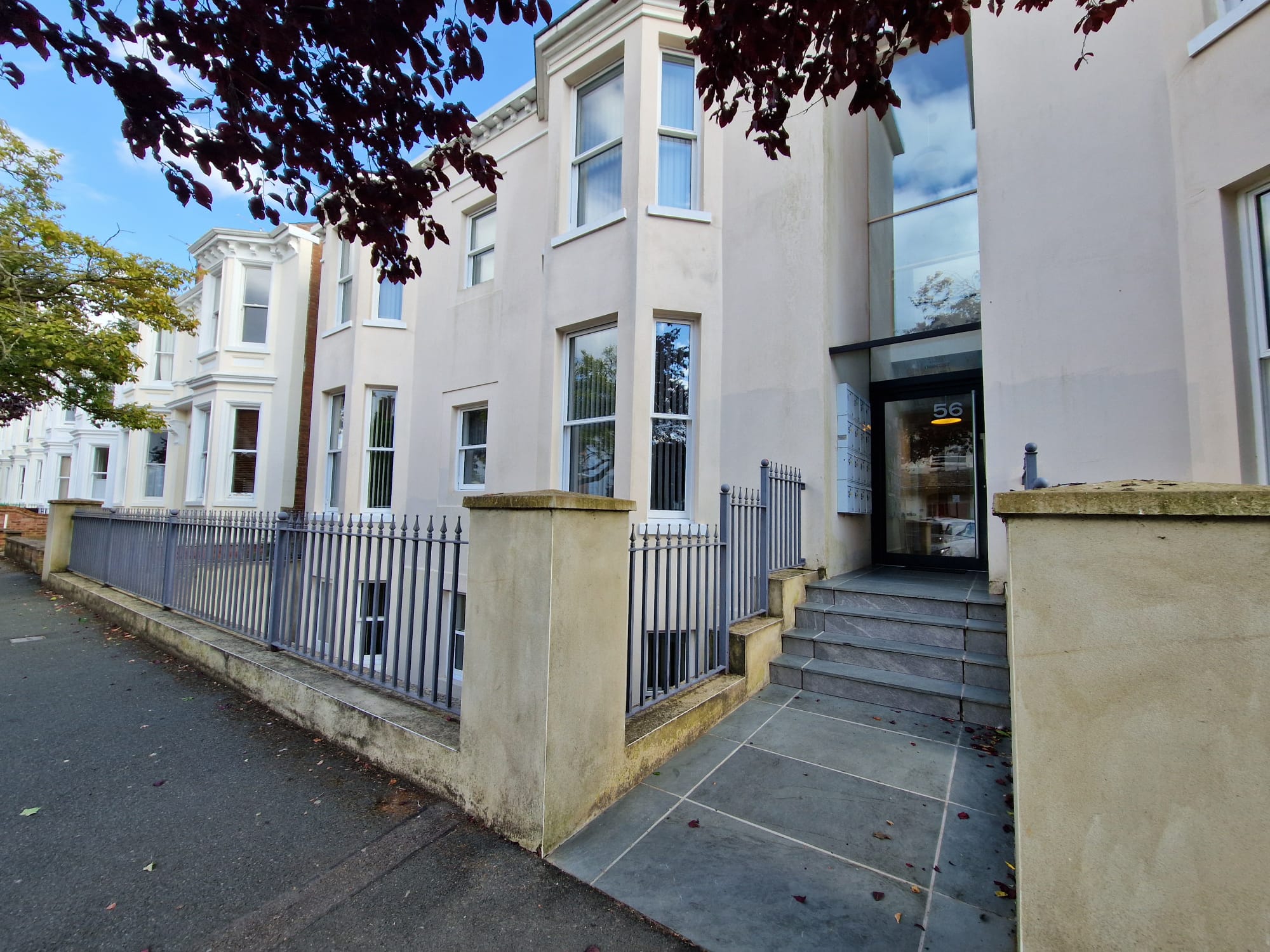 Flat Russell Terrace in Royal Leamington Spa