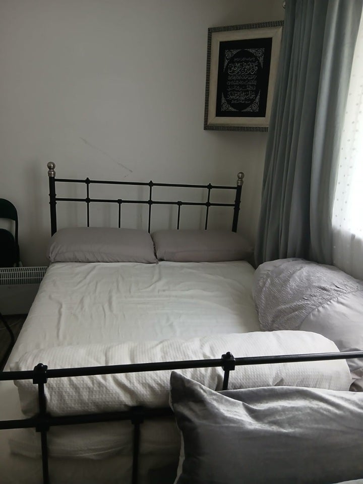 Flat Barrow Close in Greater London