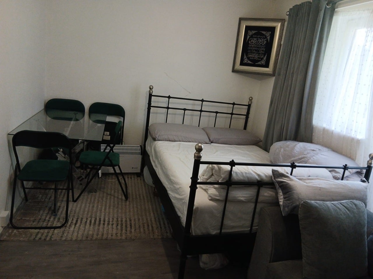 Flat Barrow Close in Greater London