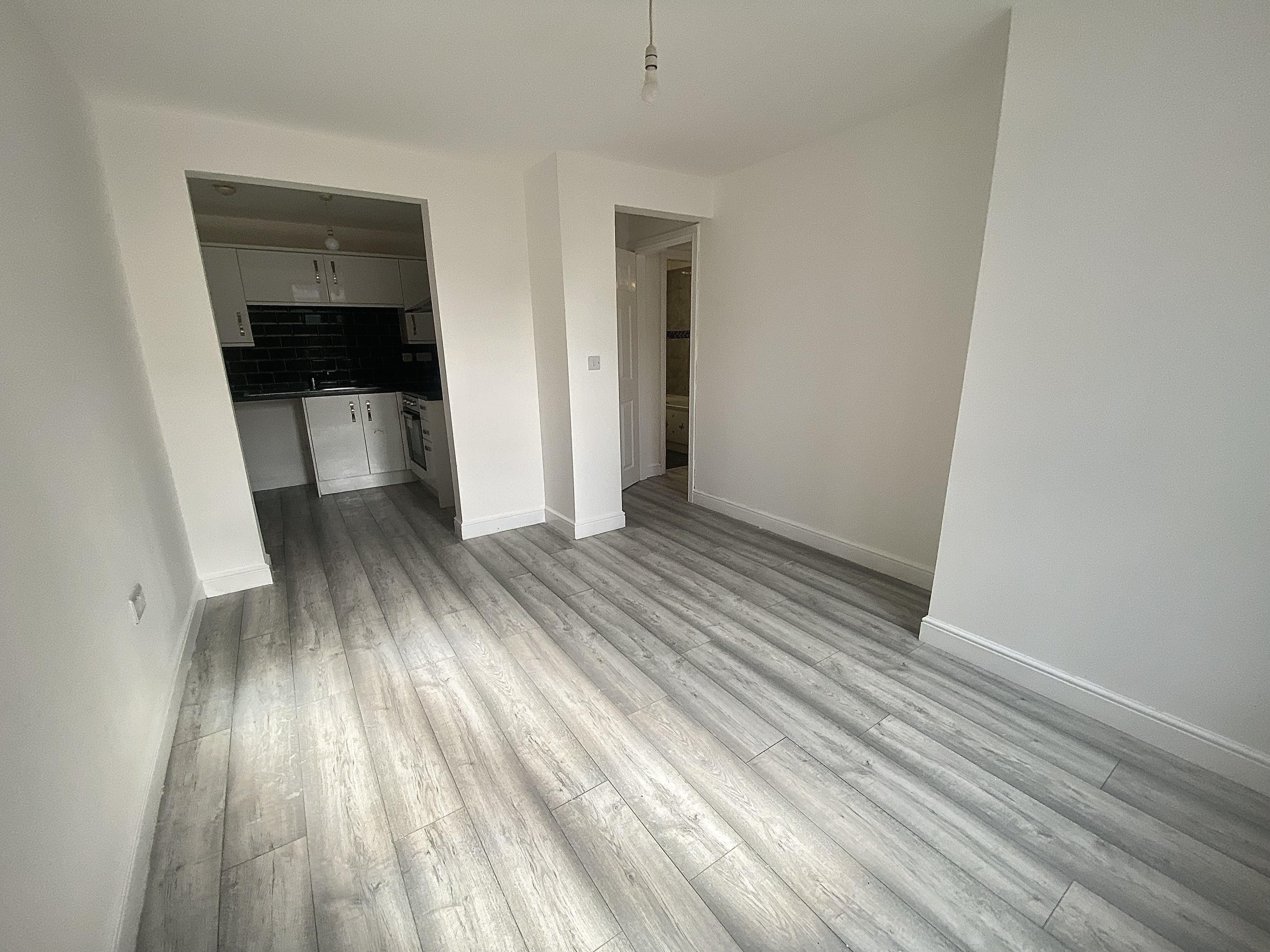 Flat Derrington Avenue in Crewe