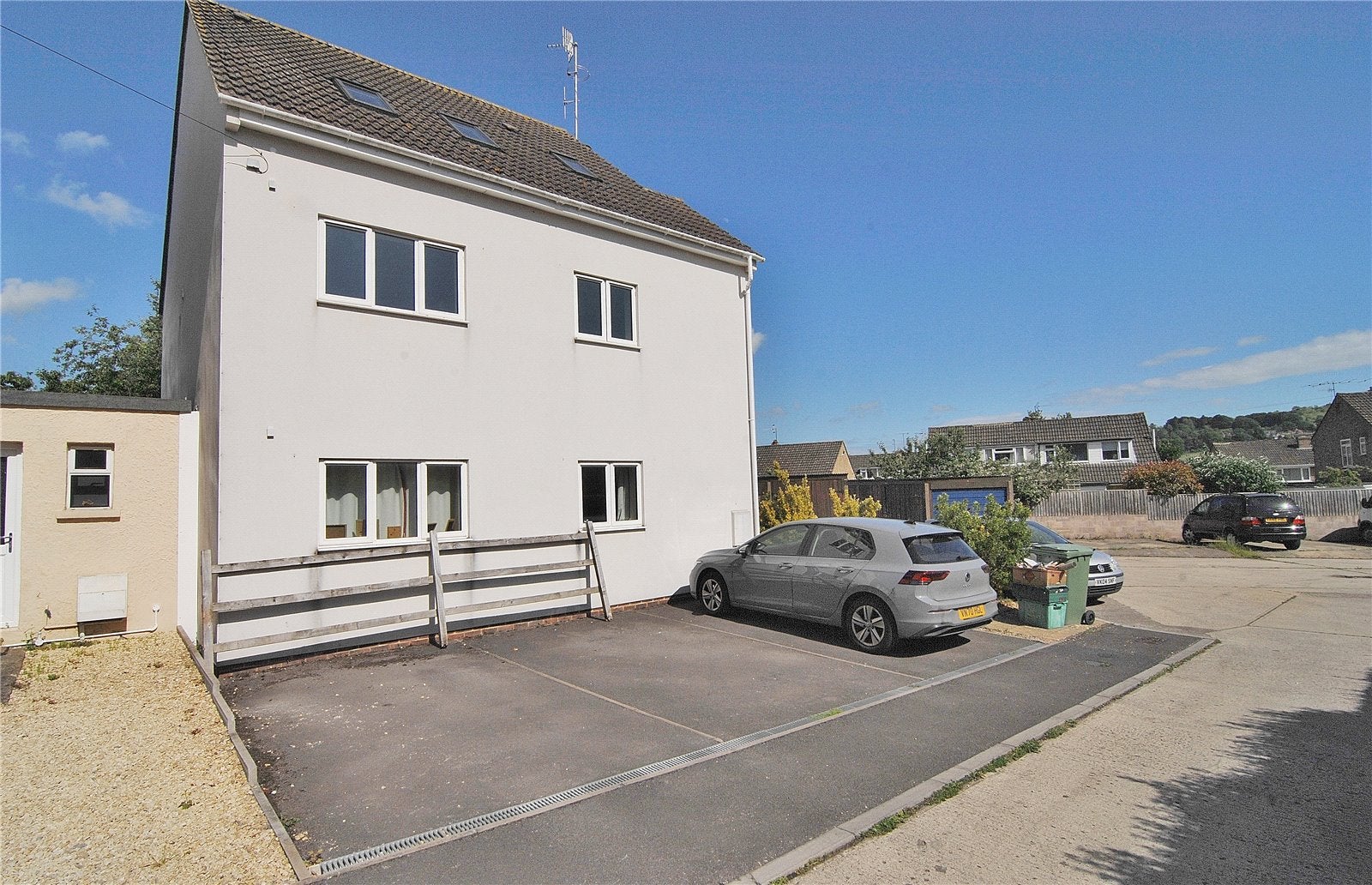 Flat Devereaux Crescent in Stroud