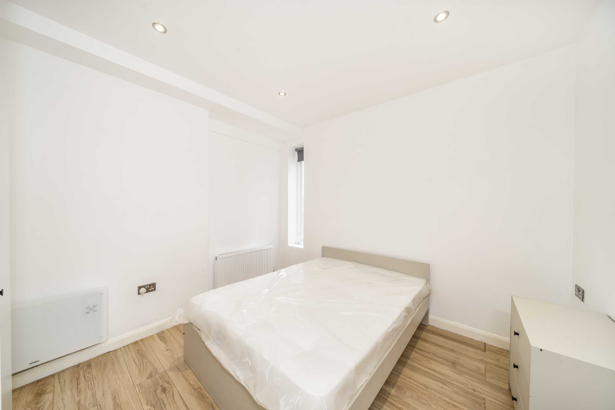 Flat Latchmere Road in Greater London