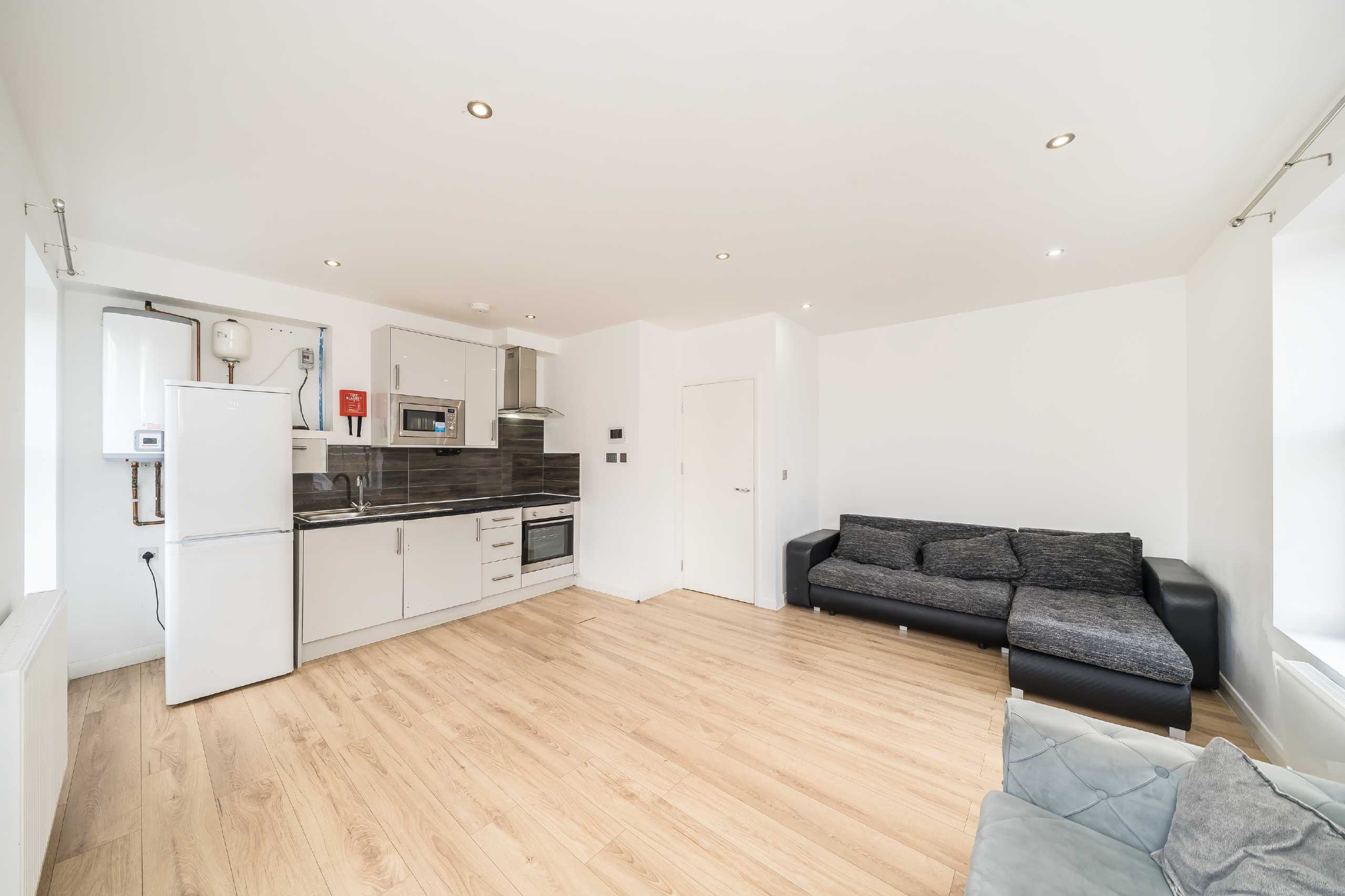 Flat Latchmere Road in Greater London