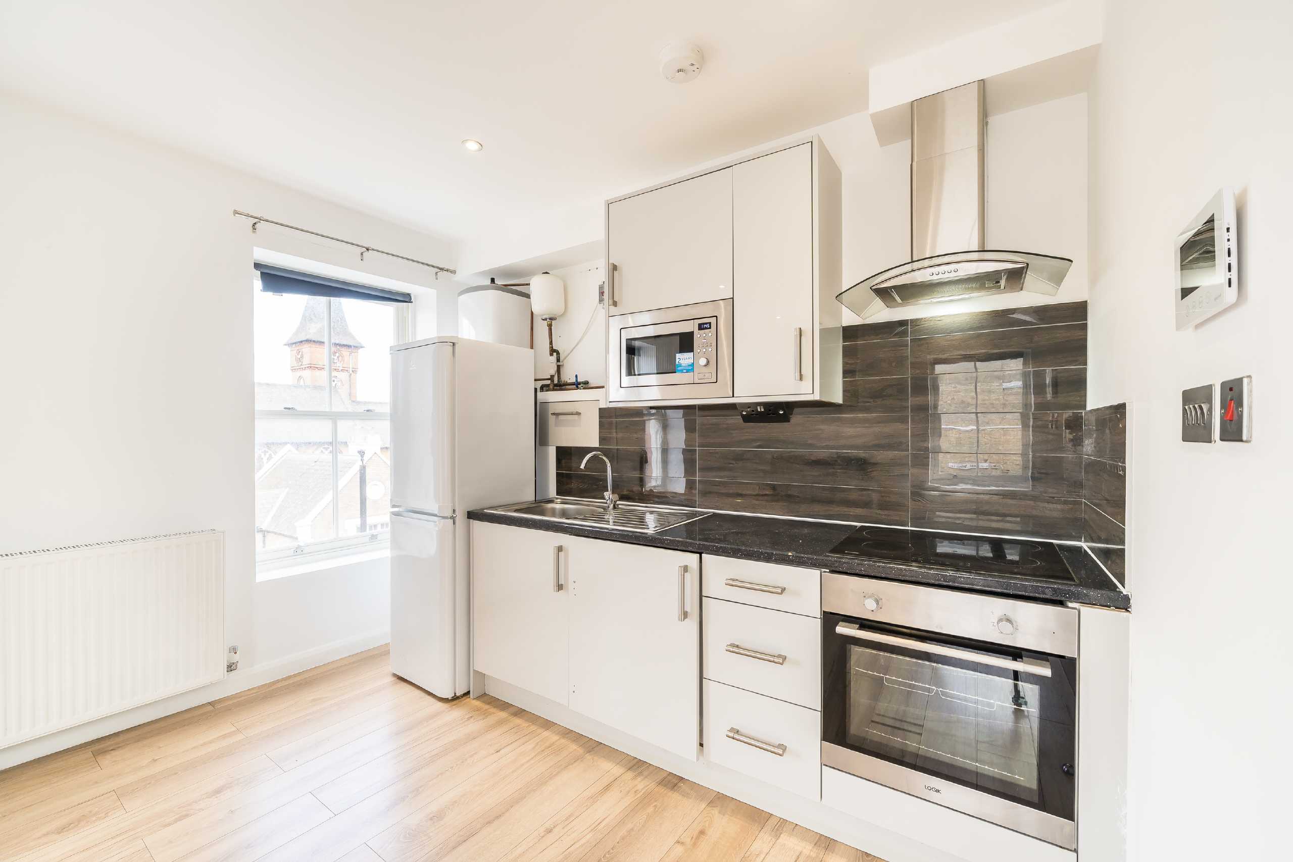 Flat Latchmere Road in Greater London