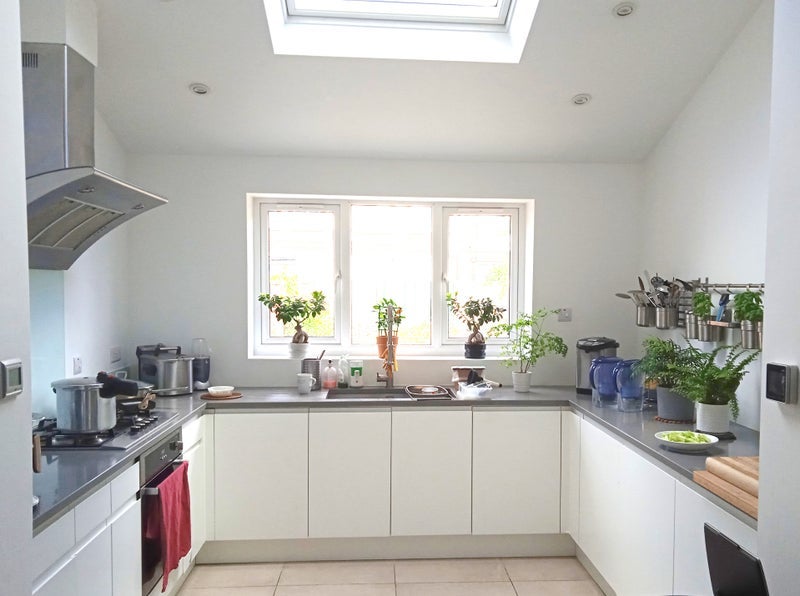 Room Wellington Road in Greater London