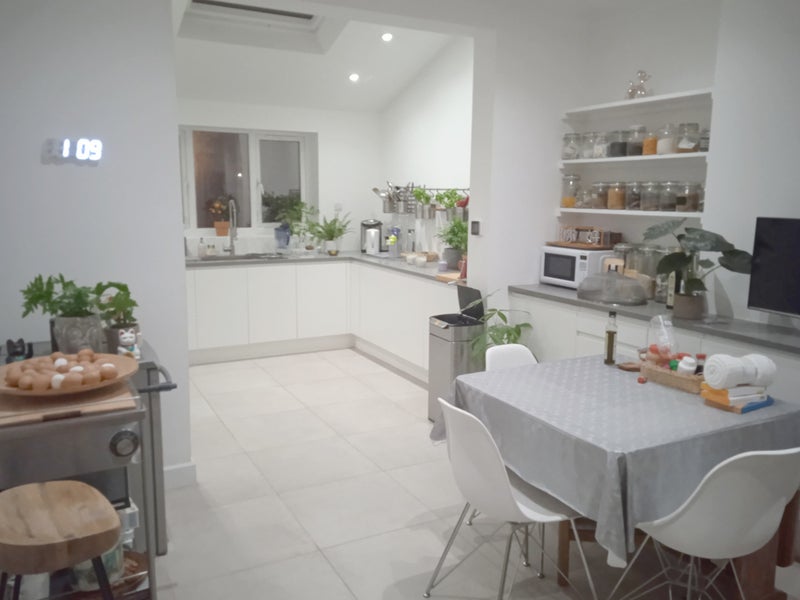 Room Wellington Road in Greater London