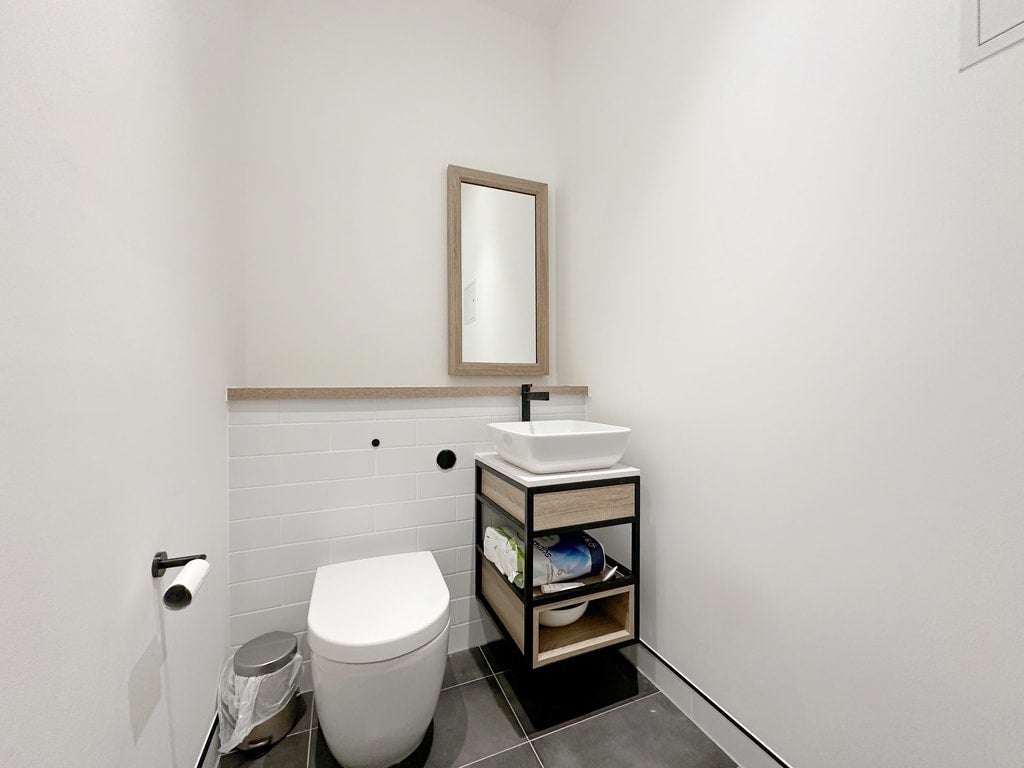 Flat Leamore Street in Greater London