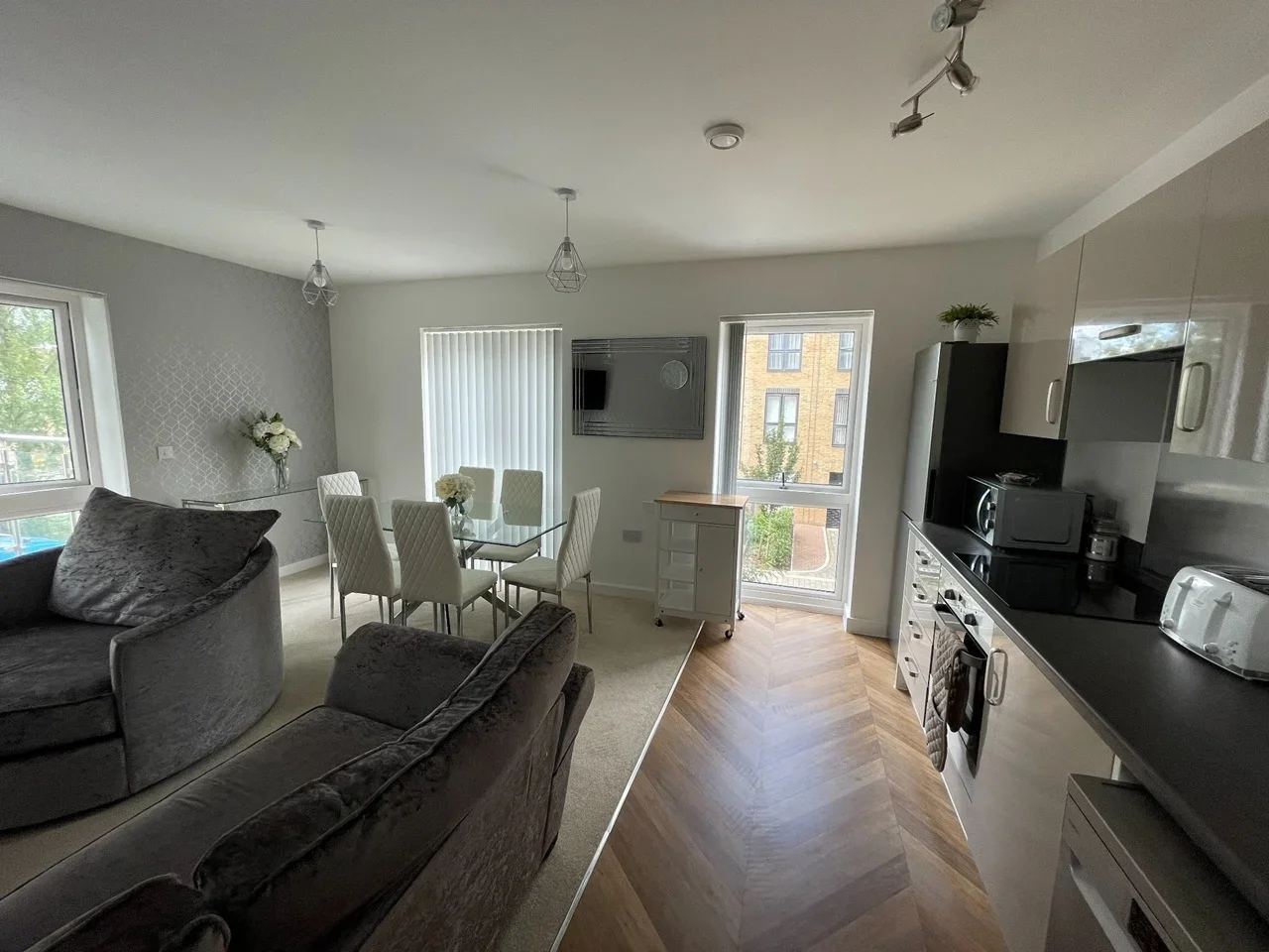 Room Frogmore Road in Dacorum
