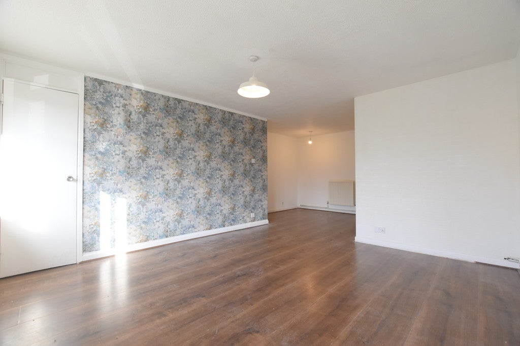 Flat Laing Close in Greater London