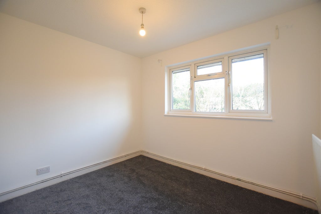 Flat Laing Close in Greater London