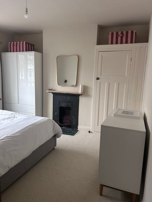 Room Claverdale Road in Greater London