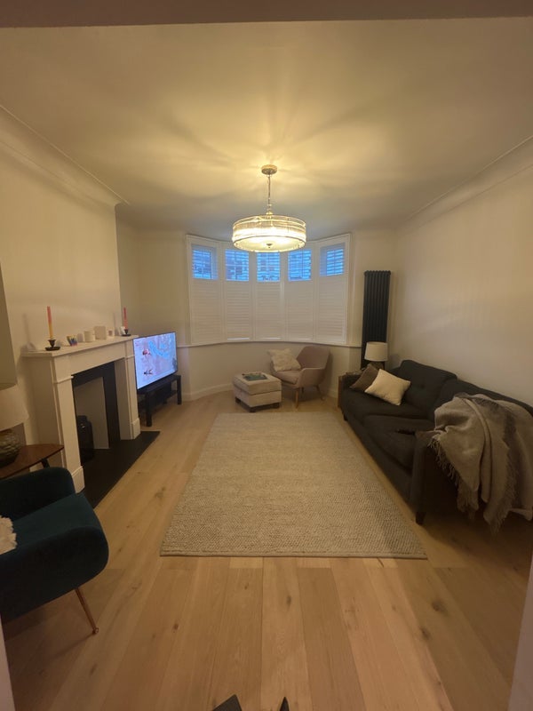 Room Claverdale Road in Greater London