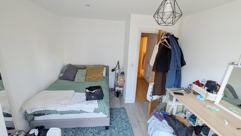 Room Umberston Street in Greater London