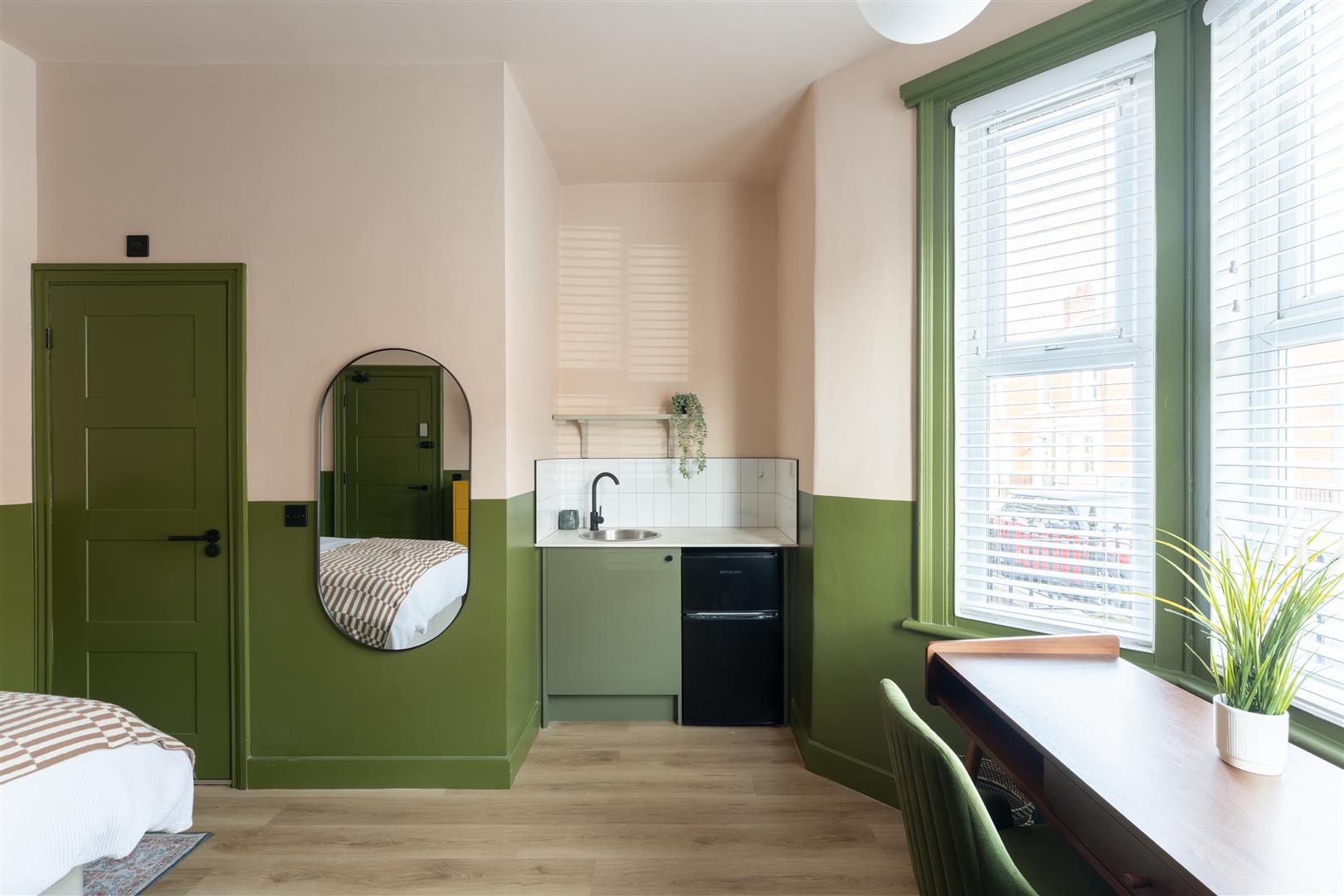 Room Wingrove Avenue in Newcastle upon Tyne