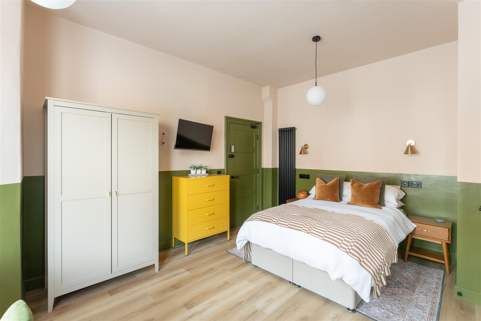 Room Wingrove Avenue in Newcastle upon Tyne