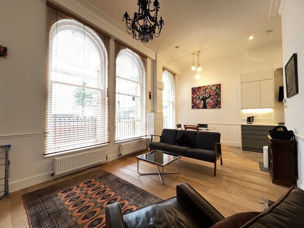 Flat Berners Street in City of Westminster