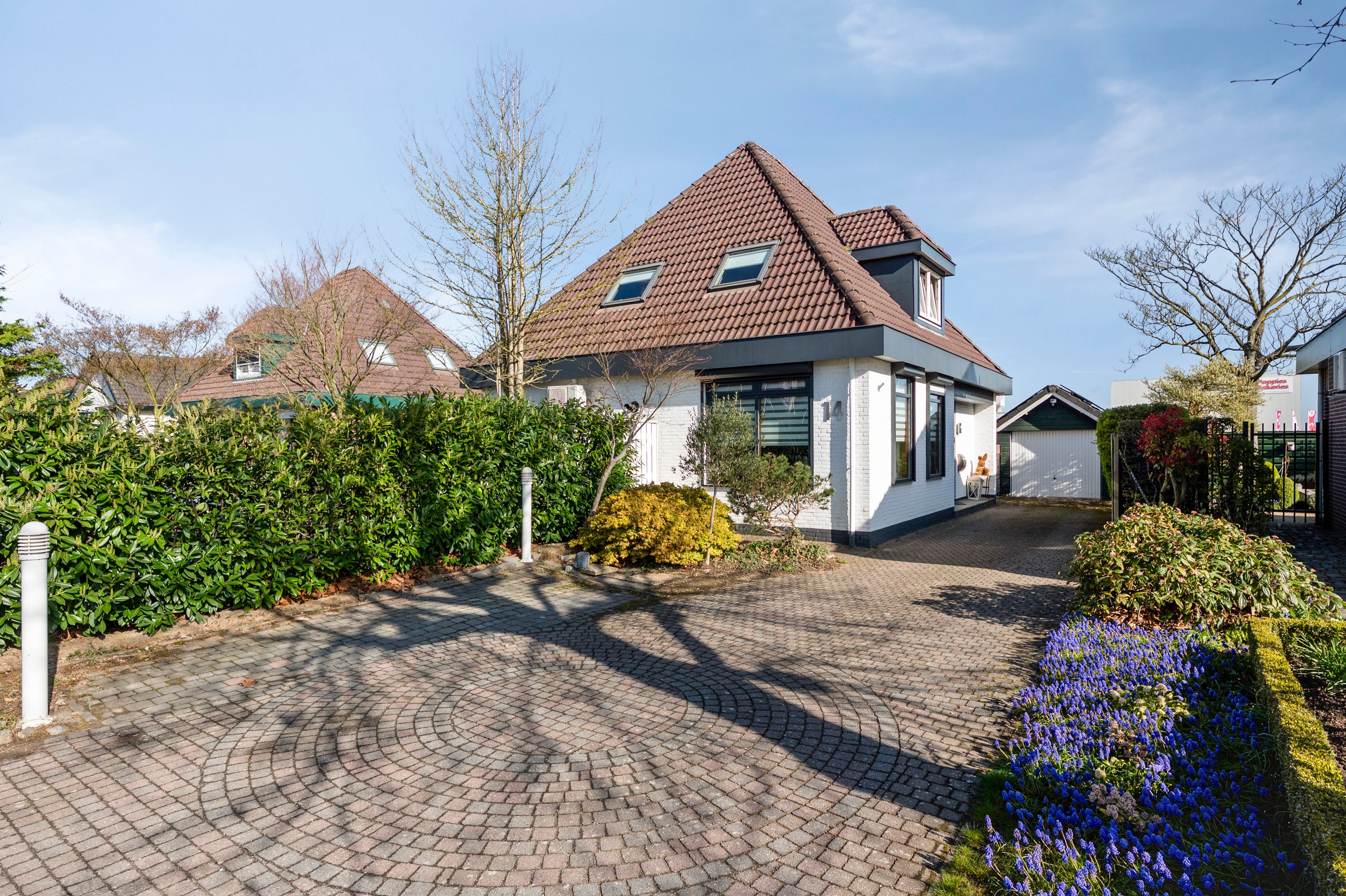 Huis Sluisweg 14 in Born