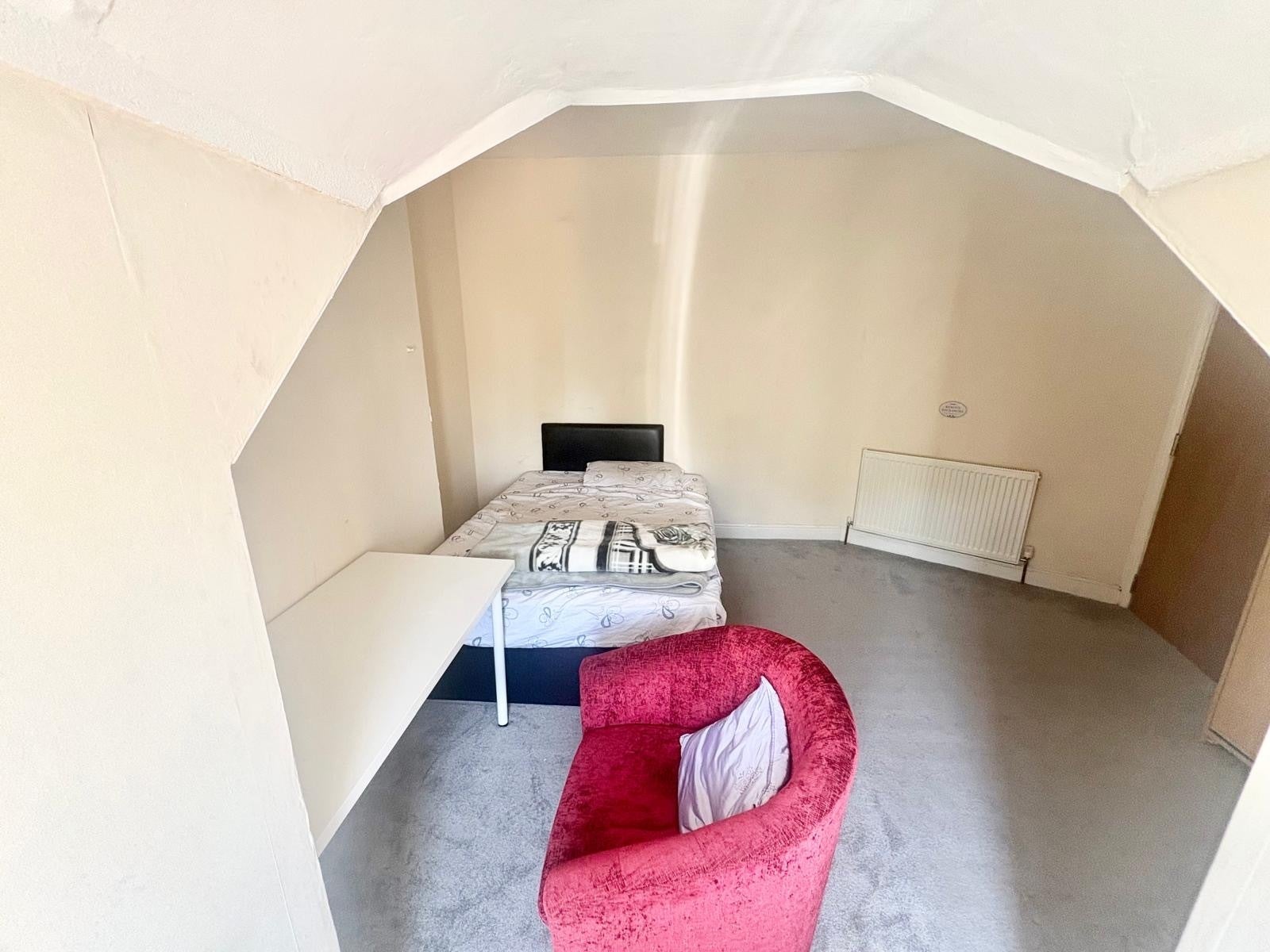 Room Soho Avenue in Birmingham