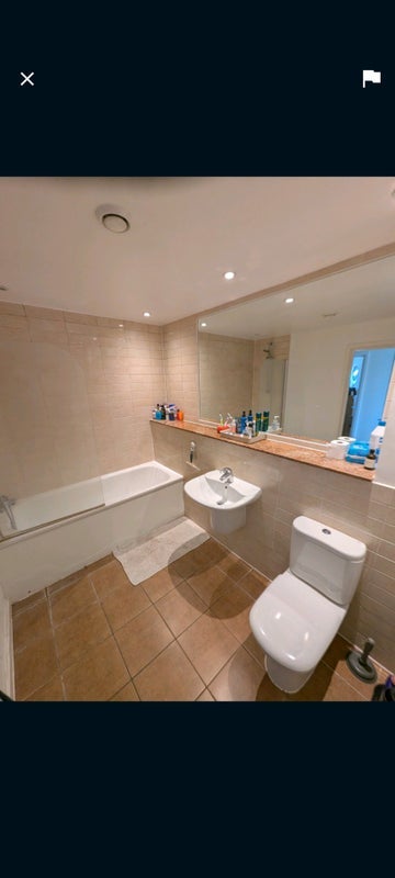 Room Merchant Street in Greater London