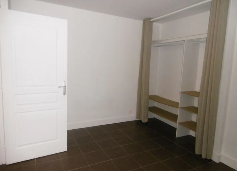 Flat Rue Maldan in Reims