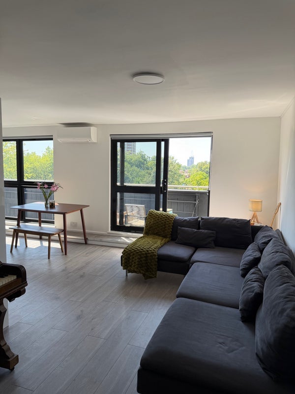 Room Triangle Road in Greater London