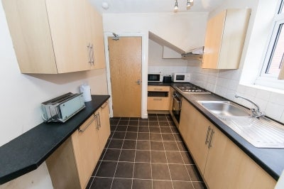 House Springbank Crescent in Leeds