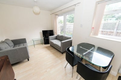 House Springbank Crescent in Leeds