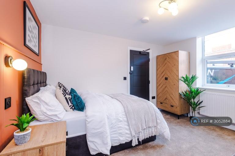 Room Ulster Terrace in Stoke-on-Trent