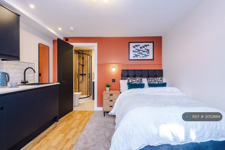 Room Ulster Terrace in Stoke-on-Trent