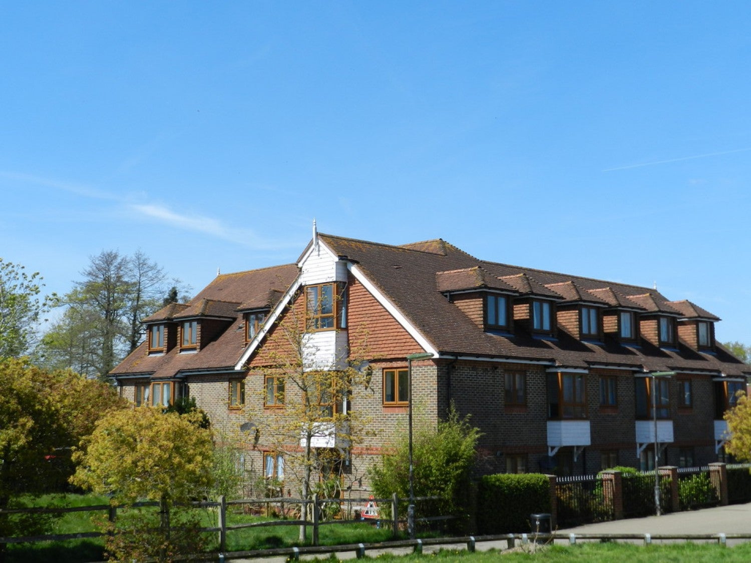 Flat Maidenbower Place in Crawley