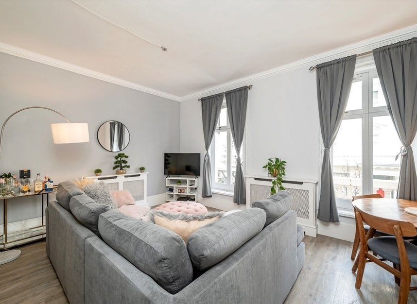Flat Gloucester Street in City of Westminster