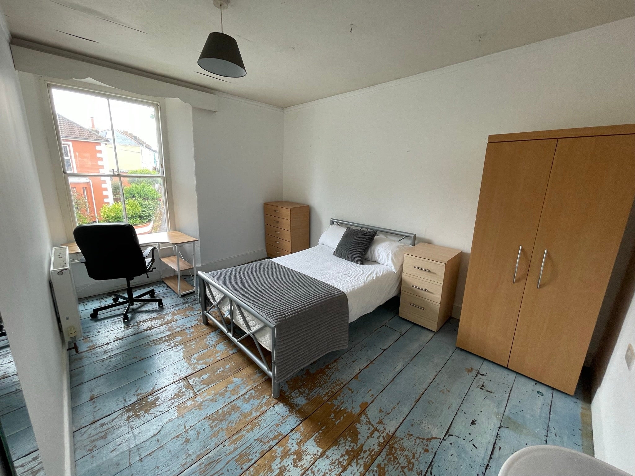 Room Trelawney Road in Falmouth