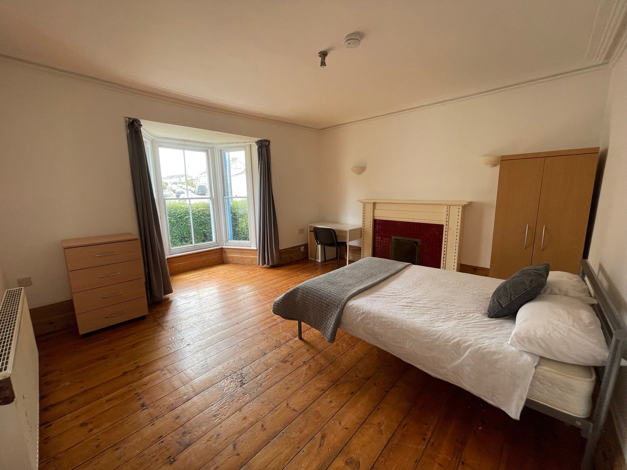 Room Trelawney Road in Falmouth