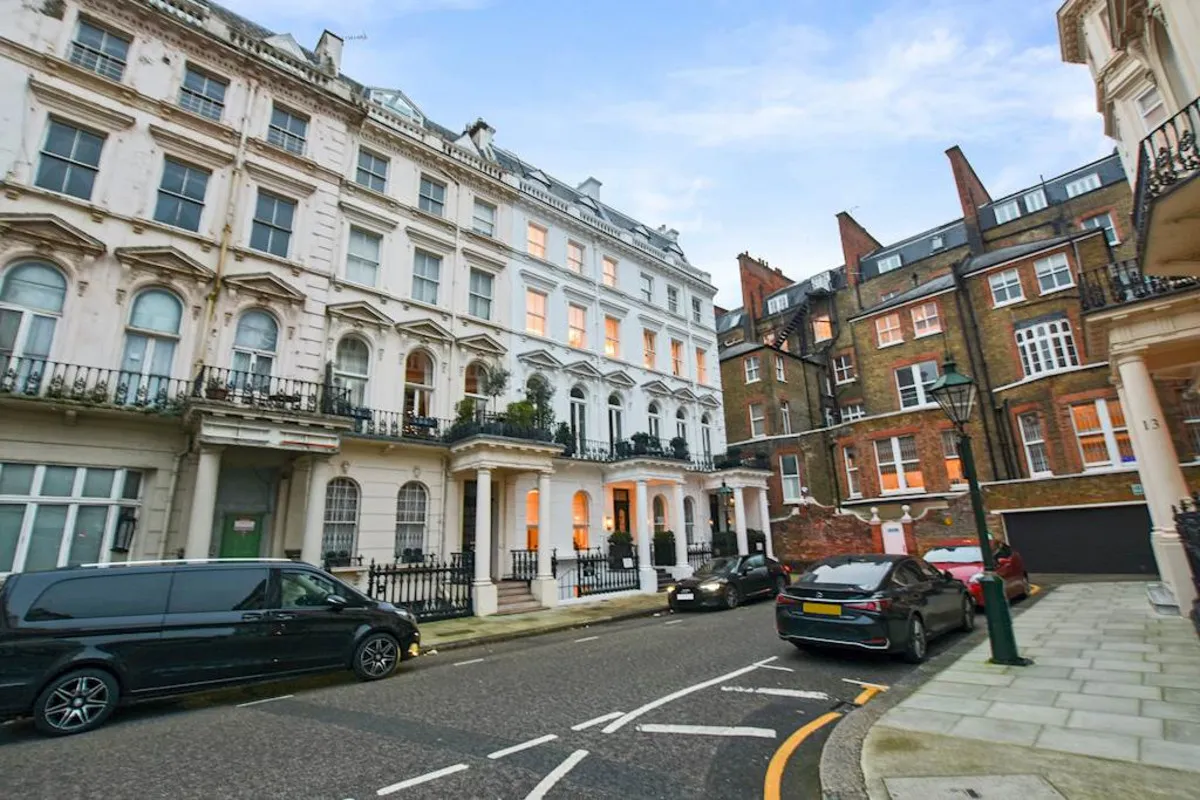 Flat Prince of Wales Terrace in Greater London